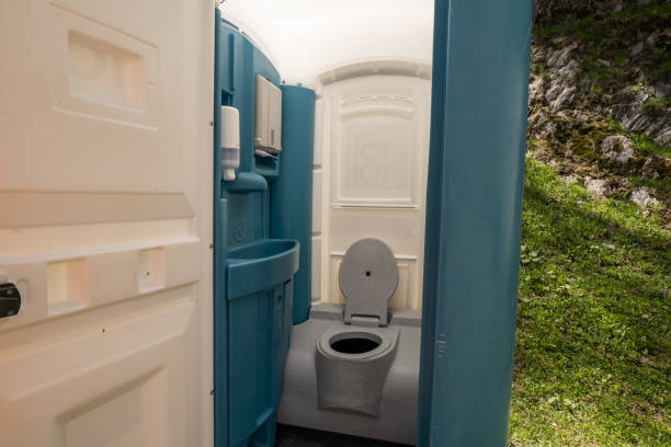 Portable Toilet Options We Offer in Munising, MI
